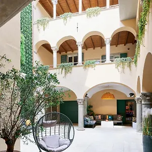 Apartment Rego - Boutique With Some Off-site In A Charming Historic District Close To Upper Town