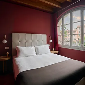 Apartment Rego - Boutique & Serenity With Some Off-site In The Heart Of Center, Bergamo